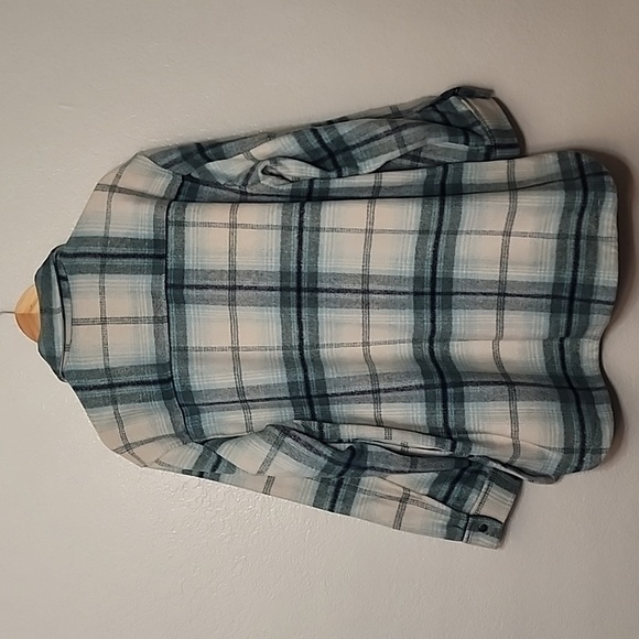 Old Navy Transitional Plaid Utility Shacket - Picture 11 of 14